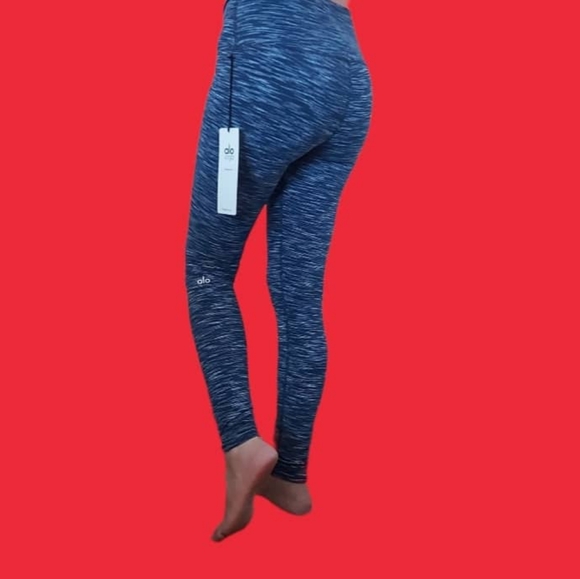 ALO Yoga High Wasted Air Brush LEGGINGS . - Picture 15 of 16